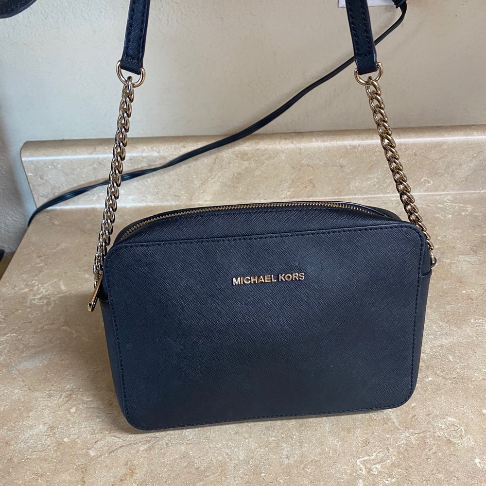 Michael Kors Jet Set Large Crossbody in Black